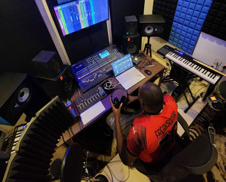 20241011 132515 scaled e1728688960763 768x618 - Book A Studio Session Online In Lagos Nigeria